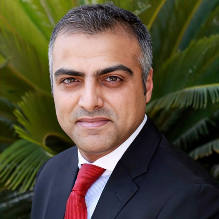 Fardan Khalid — UAE Real Estate Specialist